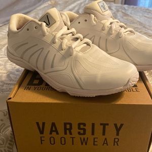 Like new all white cheerleading shoes